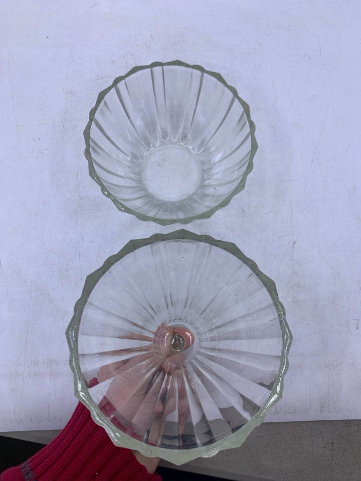 CLEAR GLASS PEAR SHAPED RIBBED.