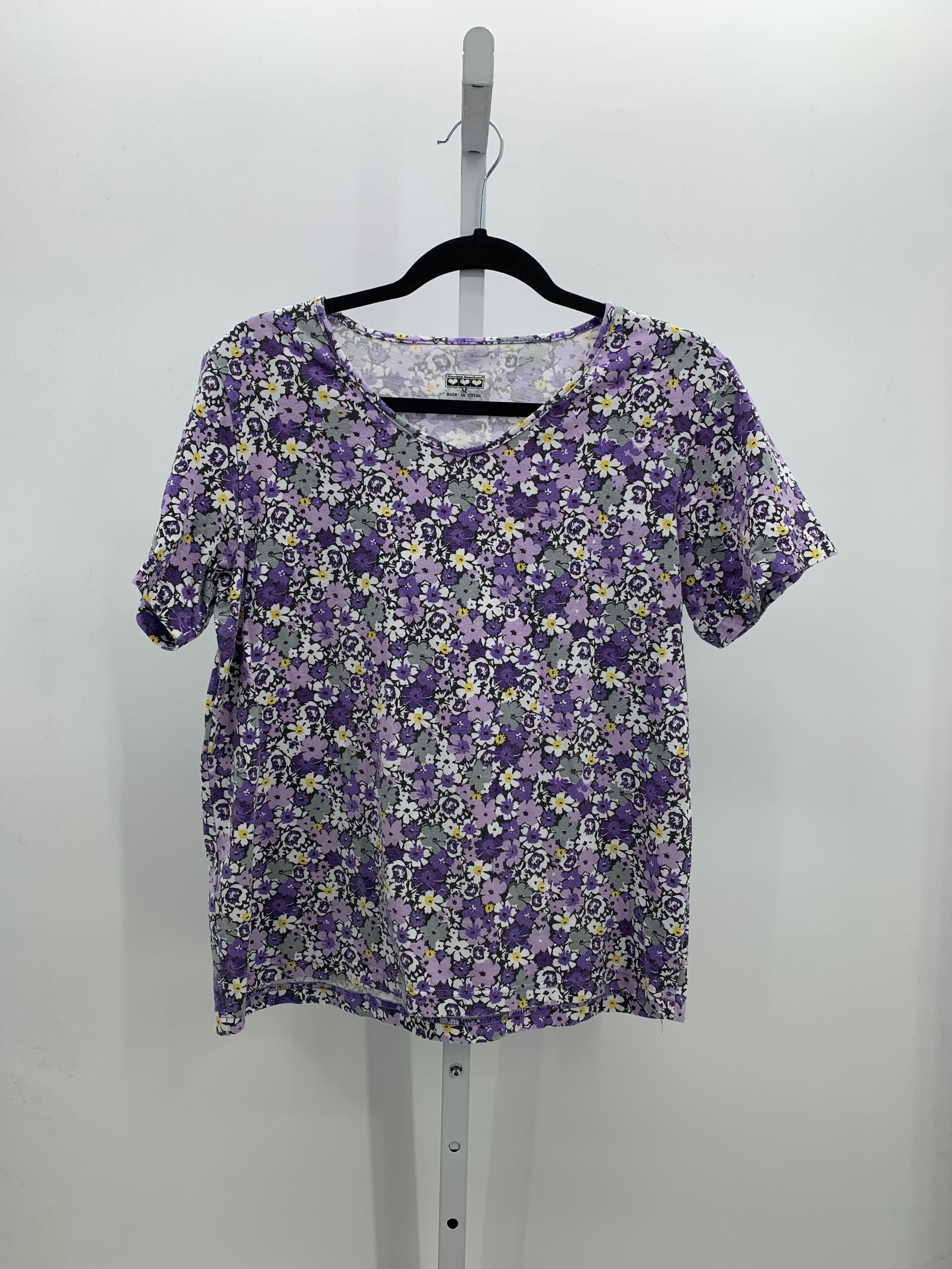 Size Medium Misses Short Sleeve Shirt