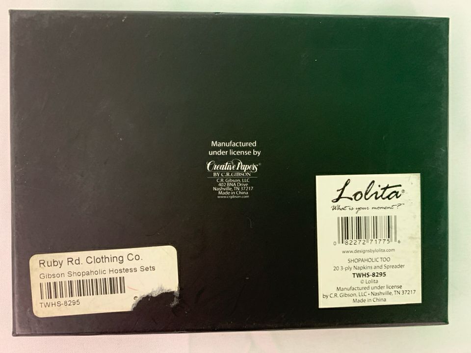NIP LOLITA NAPKIN AND SPREADER SET.