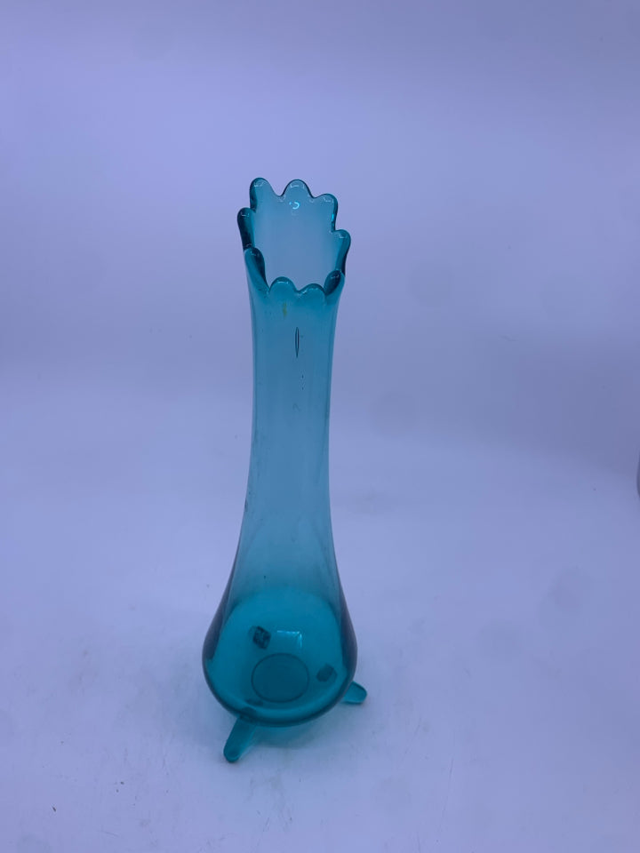 VTG TEAL FOOTED SWUNG VASE.