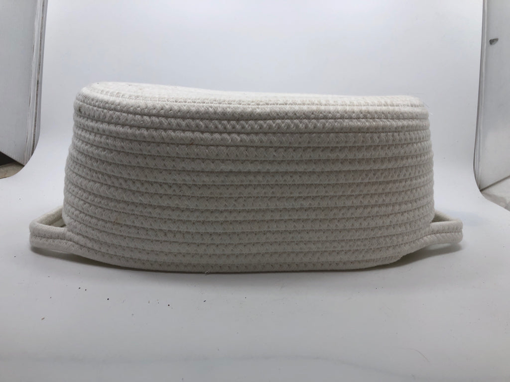FABRIC WHITE WOVEN BIN W/WOVEN HANDLES.