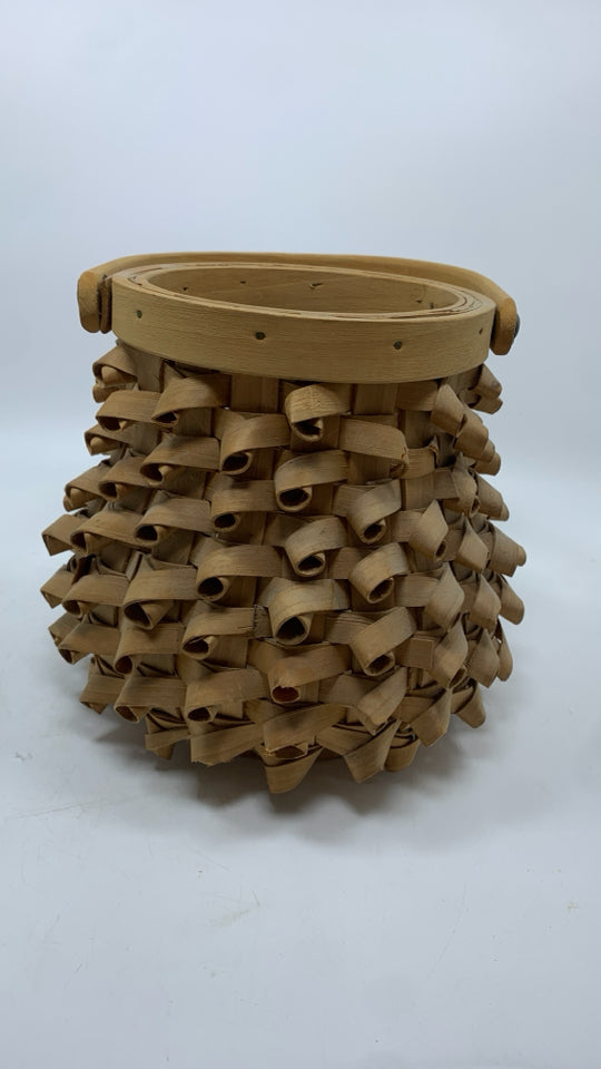SWIRL WICKER BASKET.