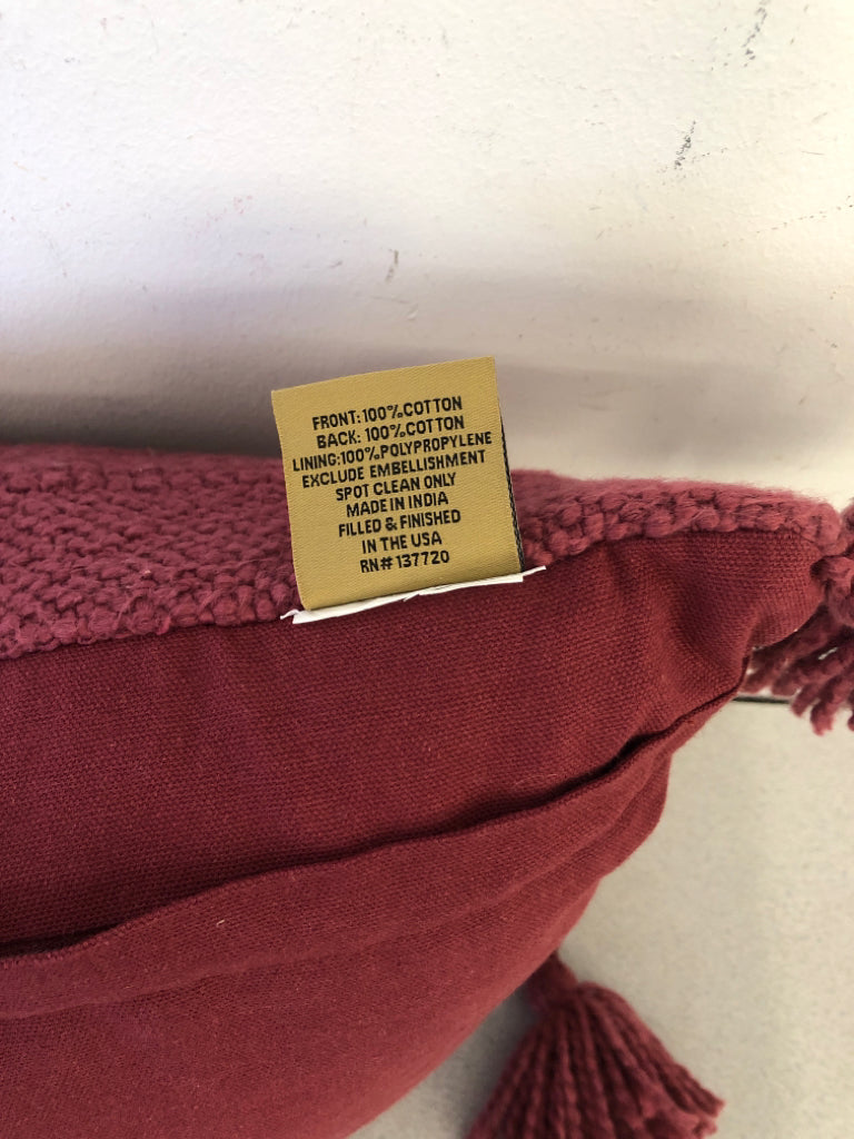 MAROON RECTANGLE PILLOW W TASSELS.