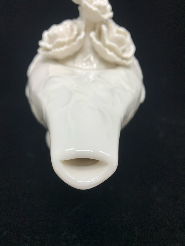 WHITE PORCELAIN PEACOCK TEAPOT.