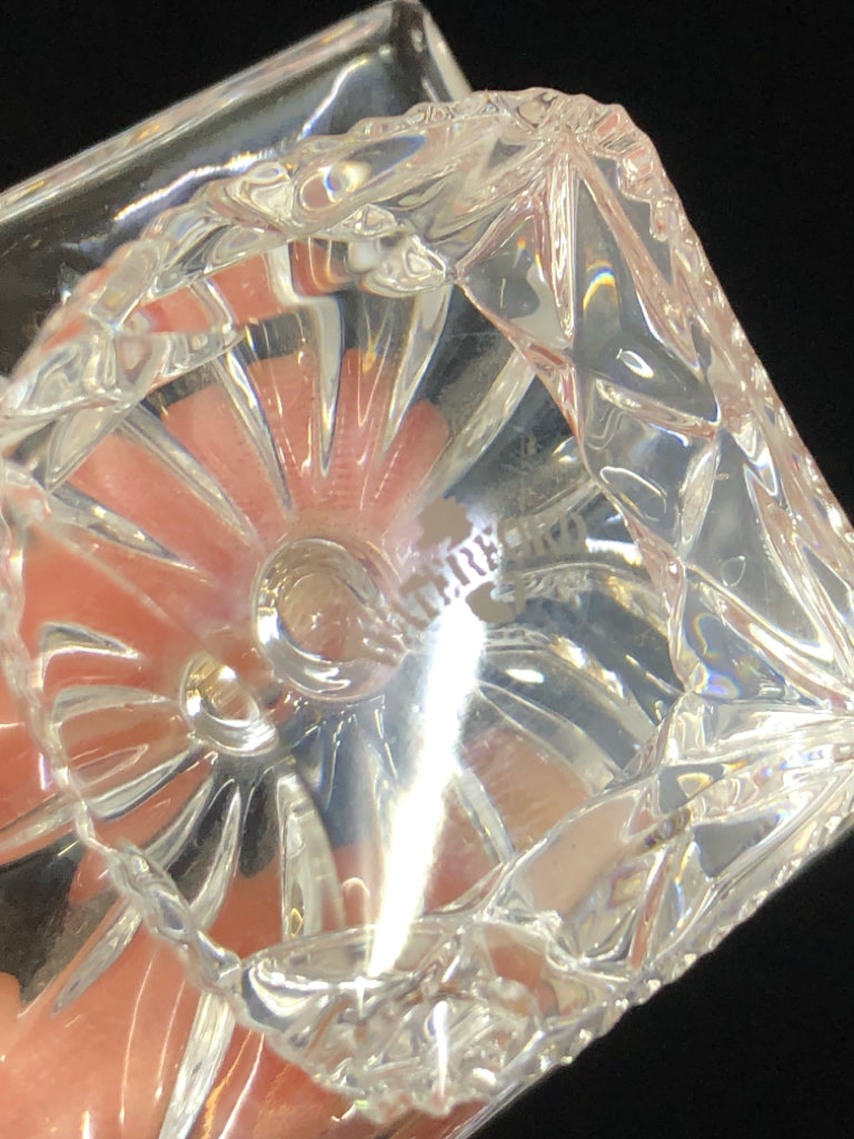 CRYSTAL GRADUATION CAP FIGURINE.