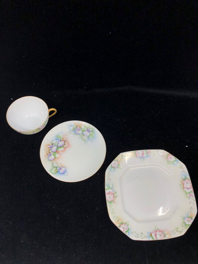 VTG 3 PC TEACUP/SAUCER WHITE W/ PURPLE,PINK FLOWERS THOMAS BAVARIA.