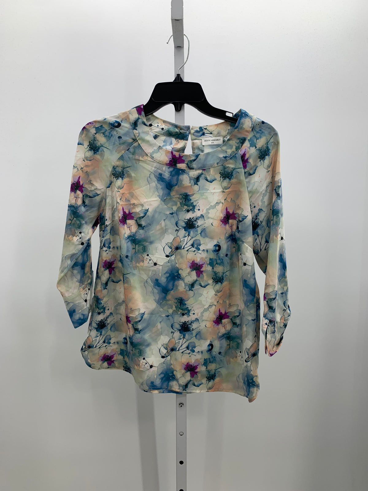 Size X Small Petite Petite 3/4 Sleeve Shirt