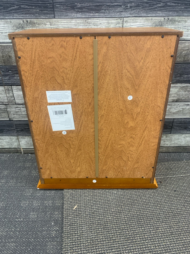 WOOD CABINET 2 SHELVES GLASS DOOR WITH HANDLES.