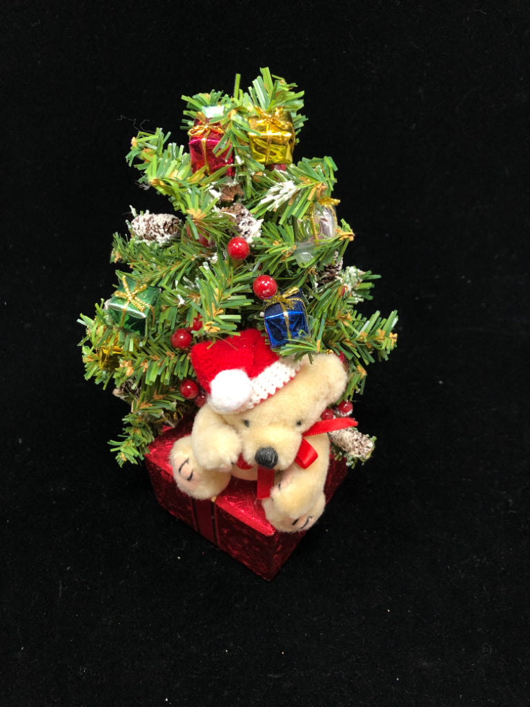 TEDDY BEAR & TREE MUSIC BOX.