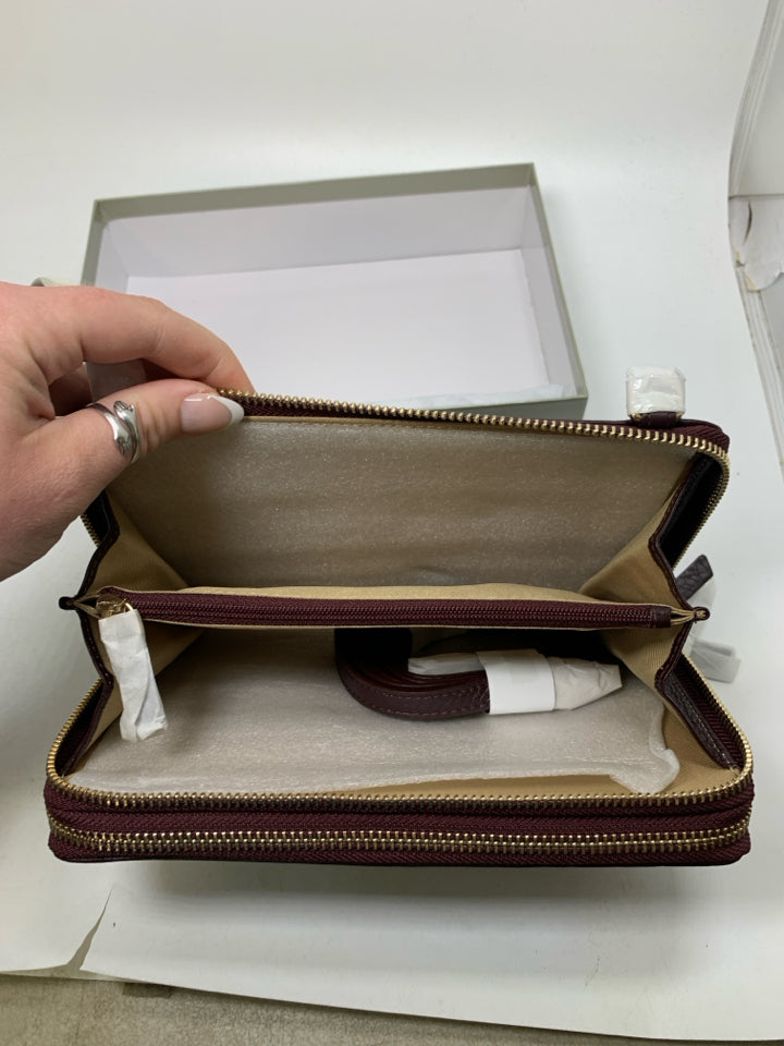 Levenger Carrie Convertible Concierge Clutch- New