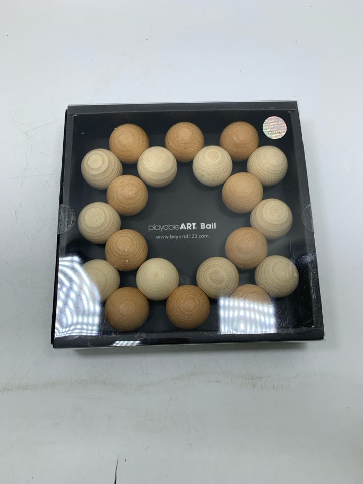 NIB PAYABLEART WOOD DISPLAY BALLS.