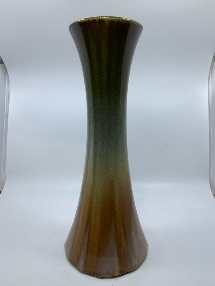 LARGE CERAMIC OMBRE PILLAR CANDLE HOLDER.