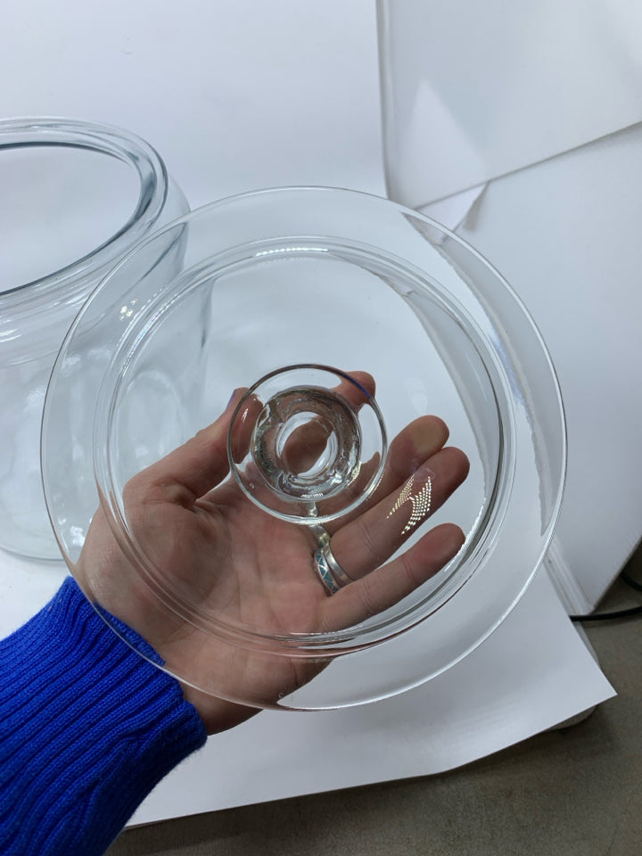 CLEAR GLASS LARGE CANISTER.