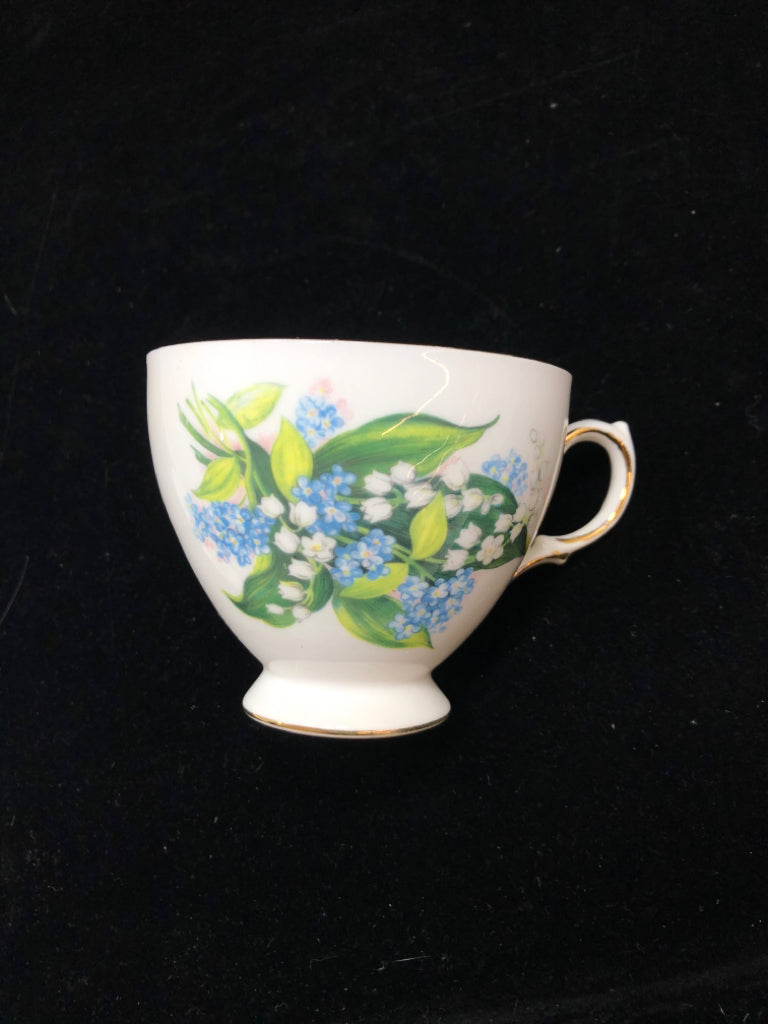 WHITE/BLUE BOUQUET TEACUP & SAUCER - QUEEN ANNE.