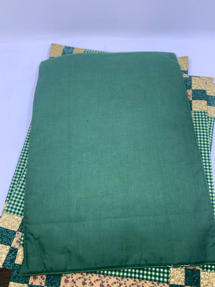 6 QUILT TAN GREEN W/ APPLE.