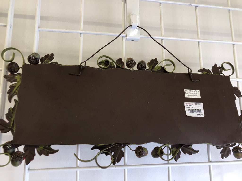 METAL "WELCOME" SIGN W ACORNS AND MAPLE LEAVES.