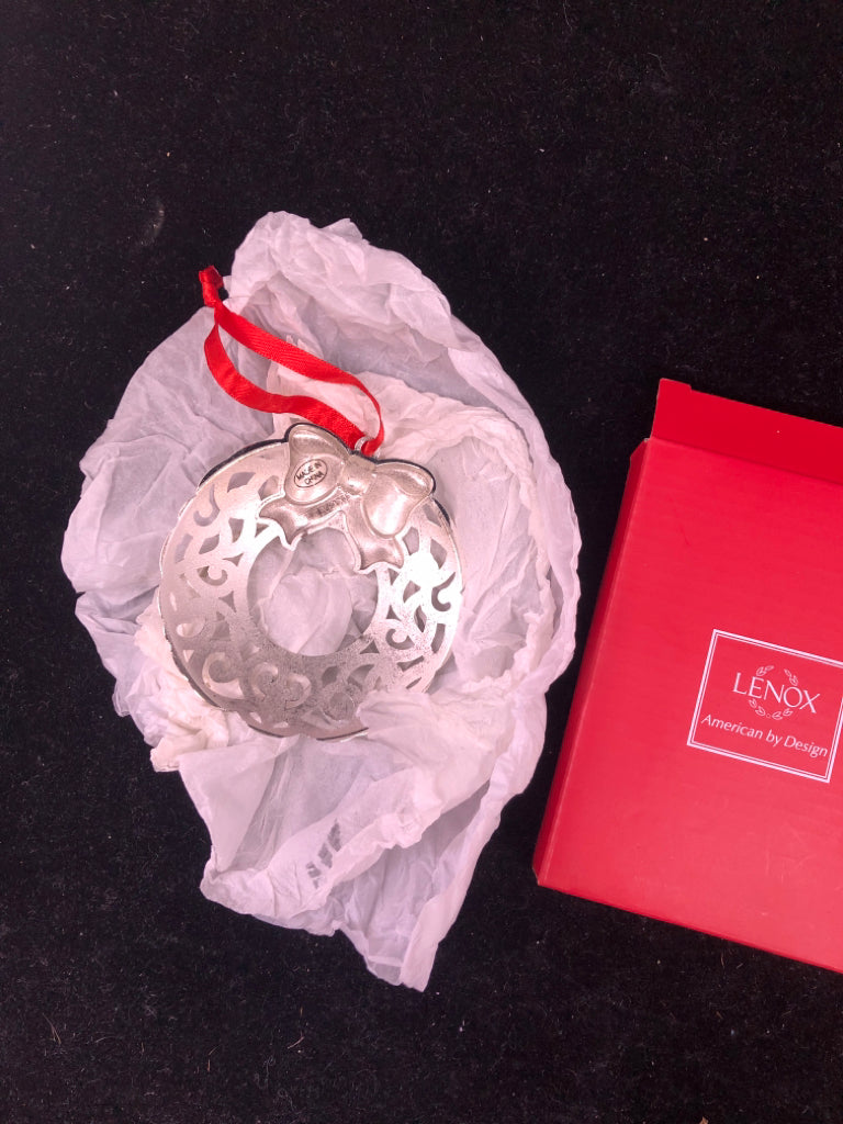 NIP LENOX MULTI CRYSTAL WREATH ORNAMENT.