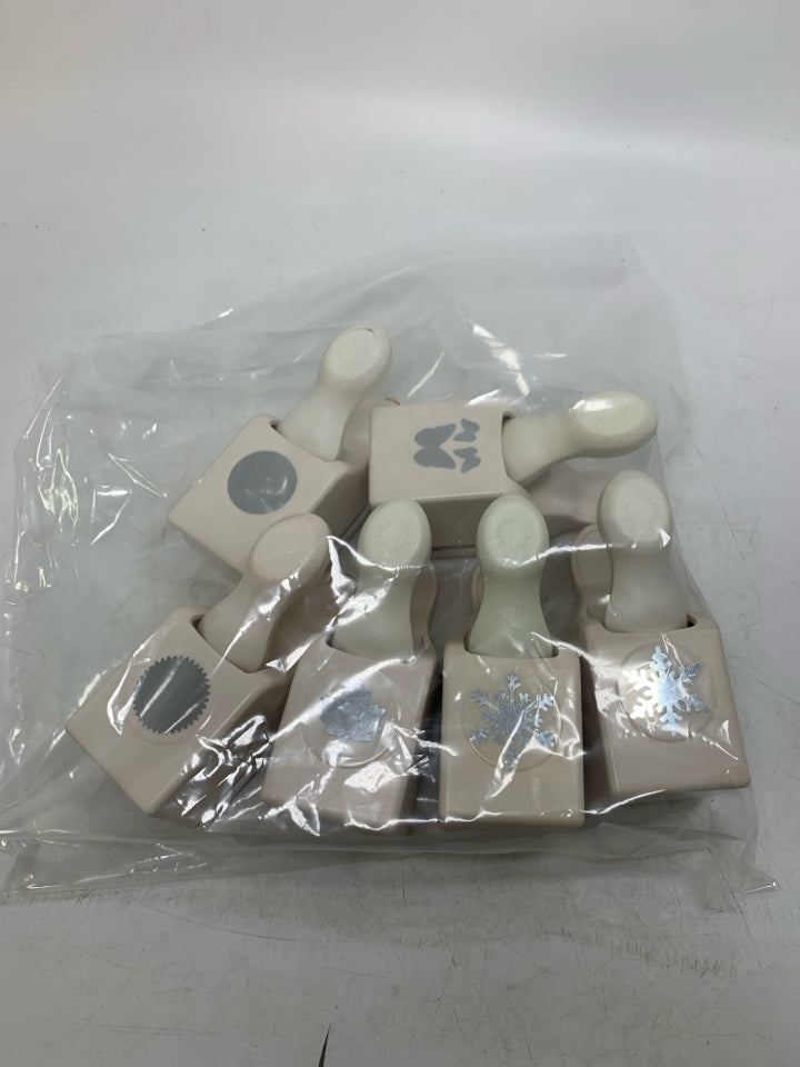 6 MARTHA STEWART ASSORTED PAPER PUNCHERS IN BAG.