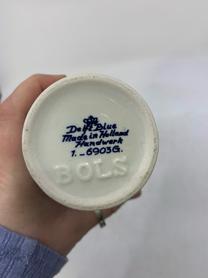 EMPTY BLUE/WHITE FLORAL VASE W/ HANDLE WINDMILL.