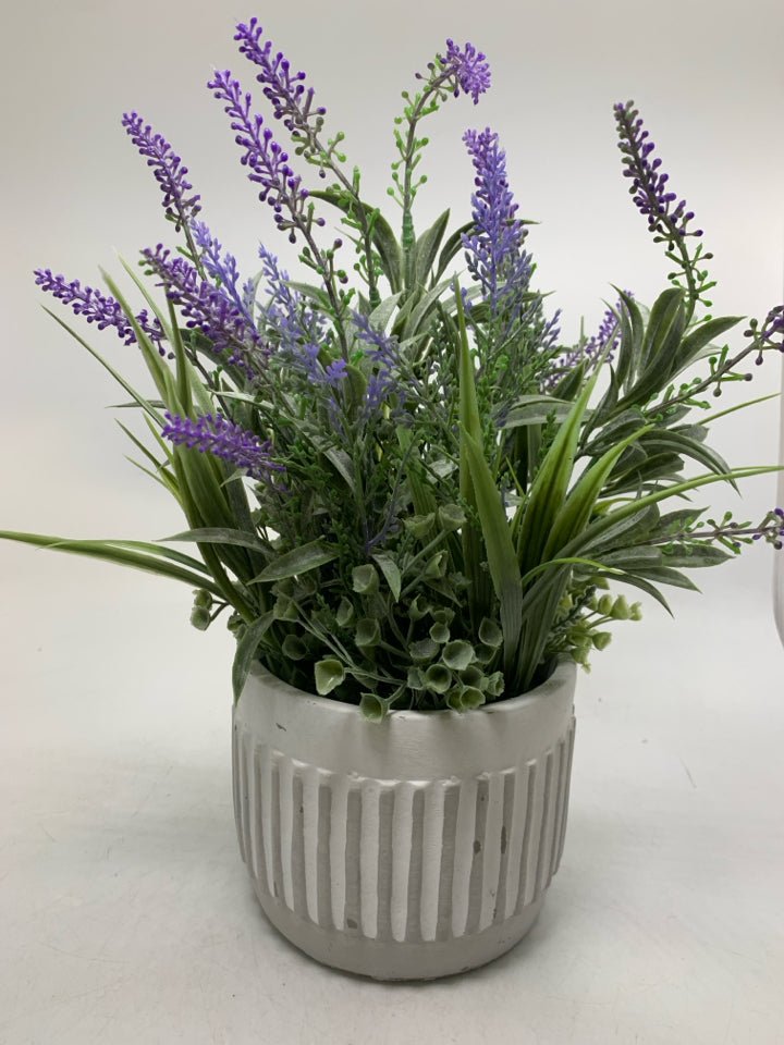 WHITE RIBBED PLANTER W/ FAUX LAVENDER.