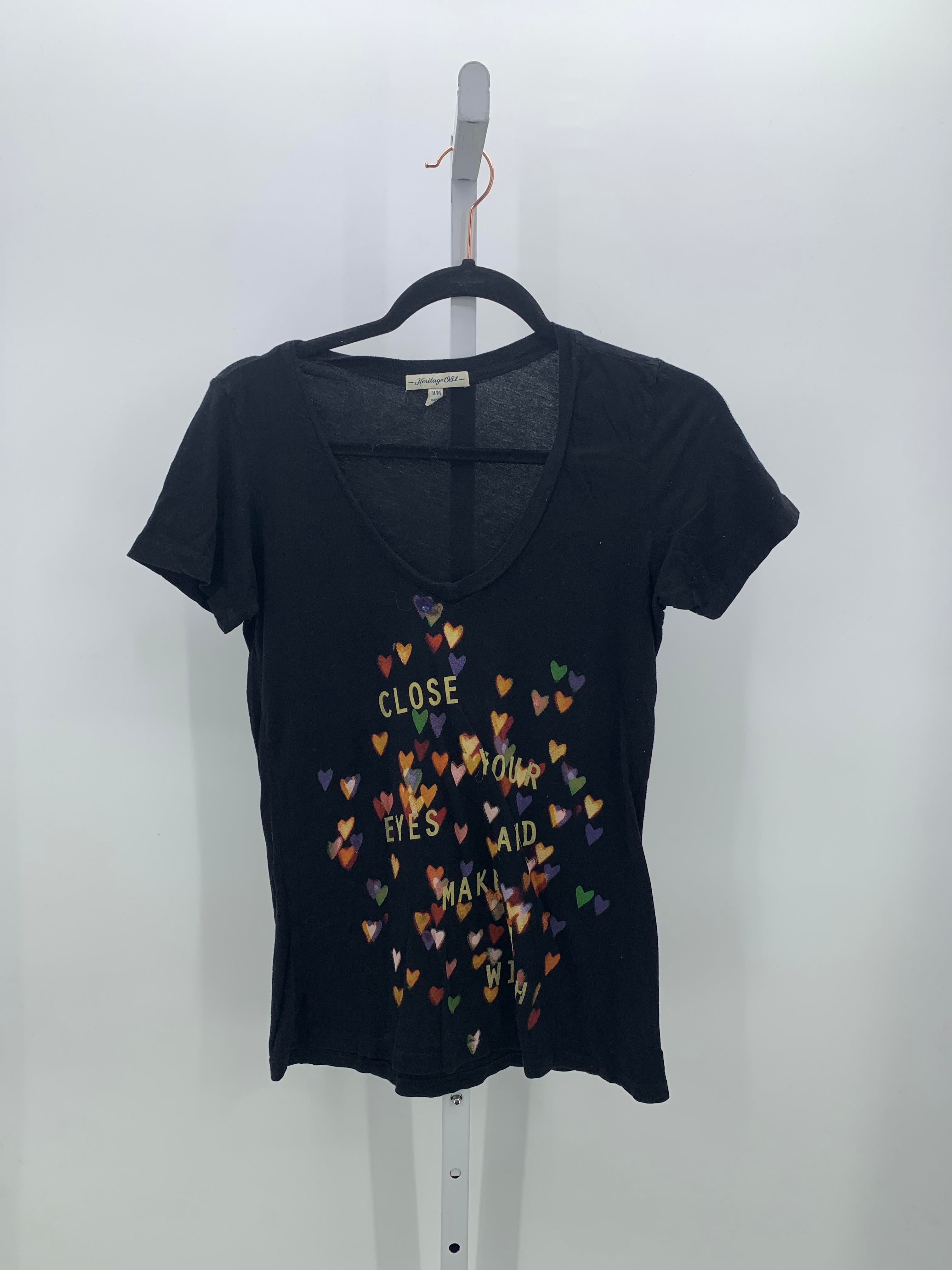 Size Medium Misses Short Sleeve Shirt
