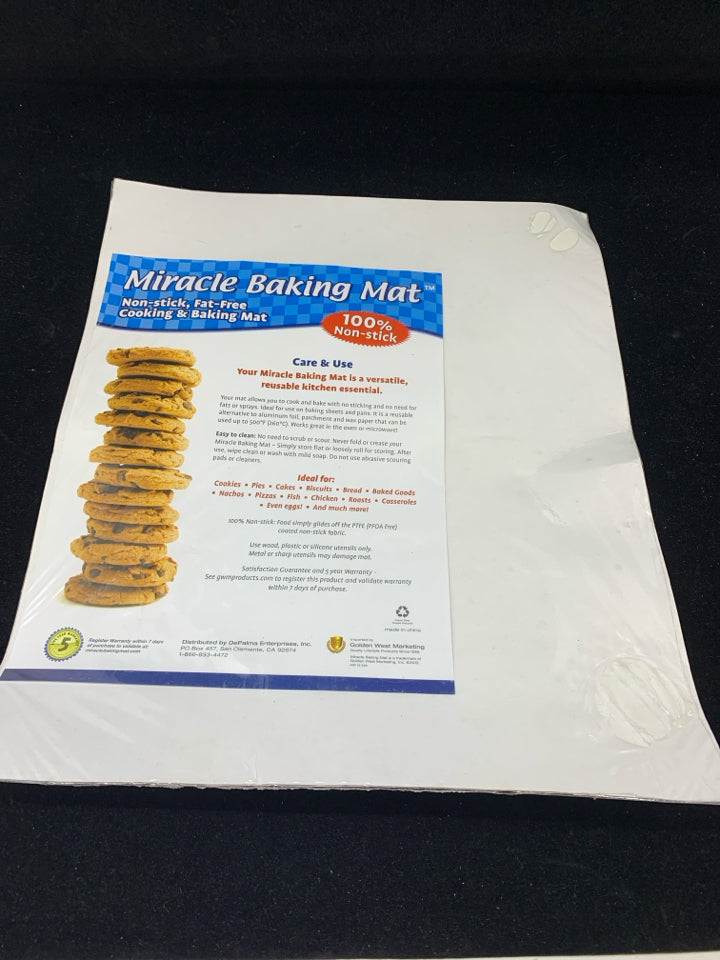 NIP BAKING MAT.