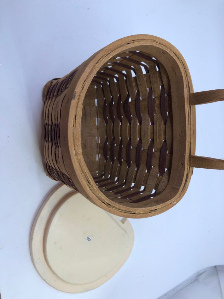 WOVEN HANGING BASKET W/ SNOWMAN W/ DEER COVER.