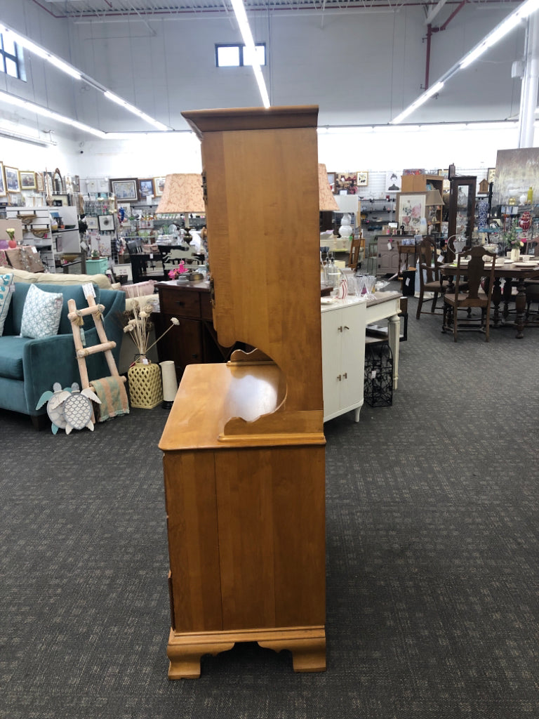 VTG BLONDE WOOD HUTCH TWO GLASS DOORS AND THREE DRAWERS.
