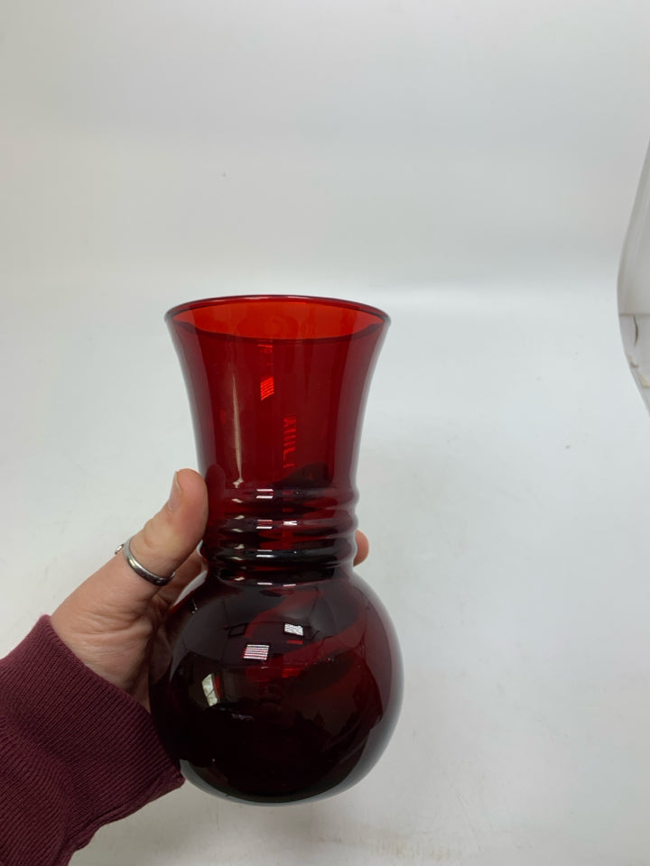 DARK RED GLASS GLASS VASE.