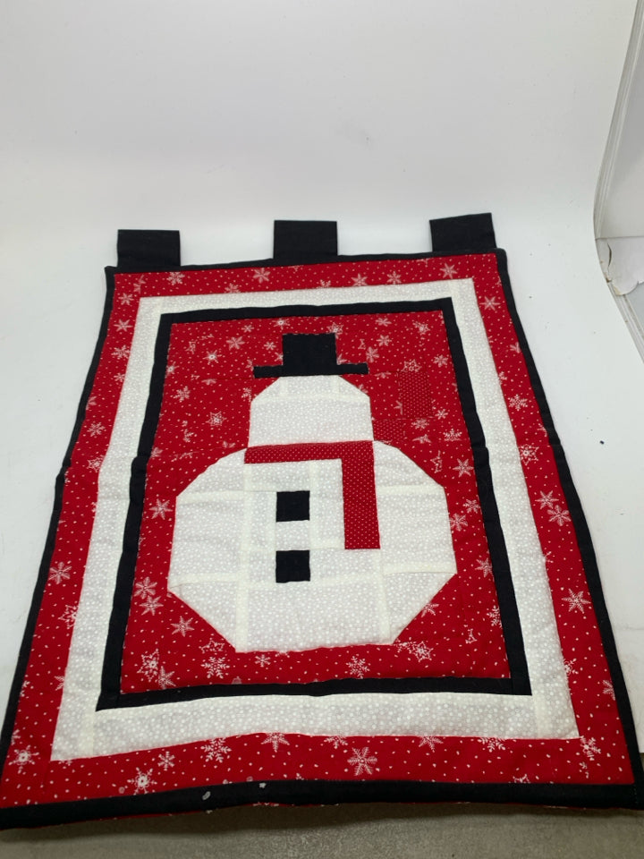 QUILTED SNOWMAN FLAG.
