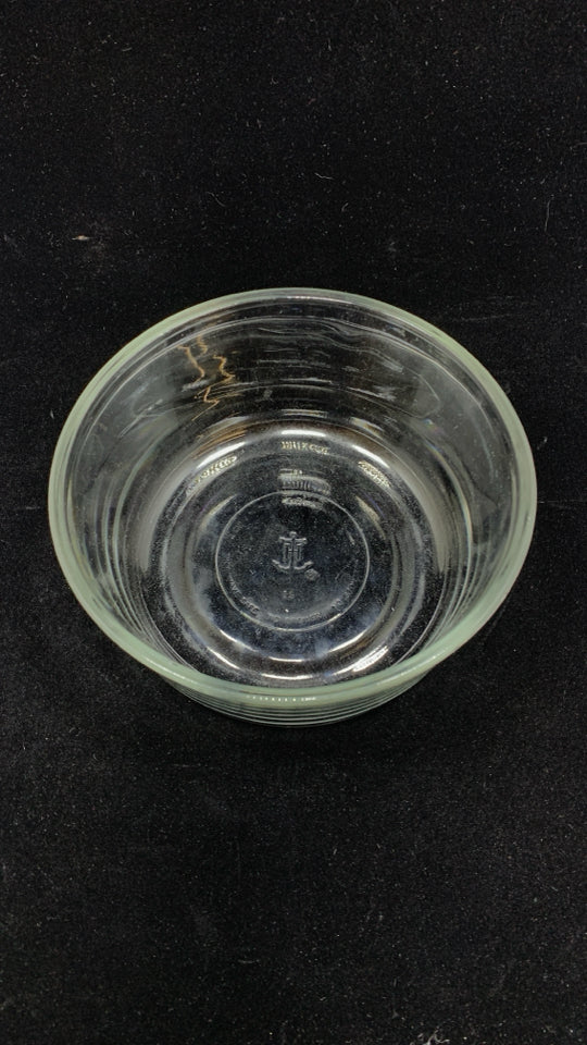 1QT ANCHOR HOCKING MIXING BOWL.