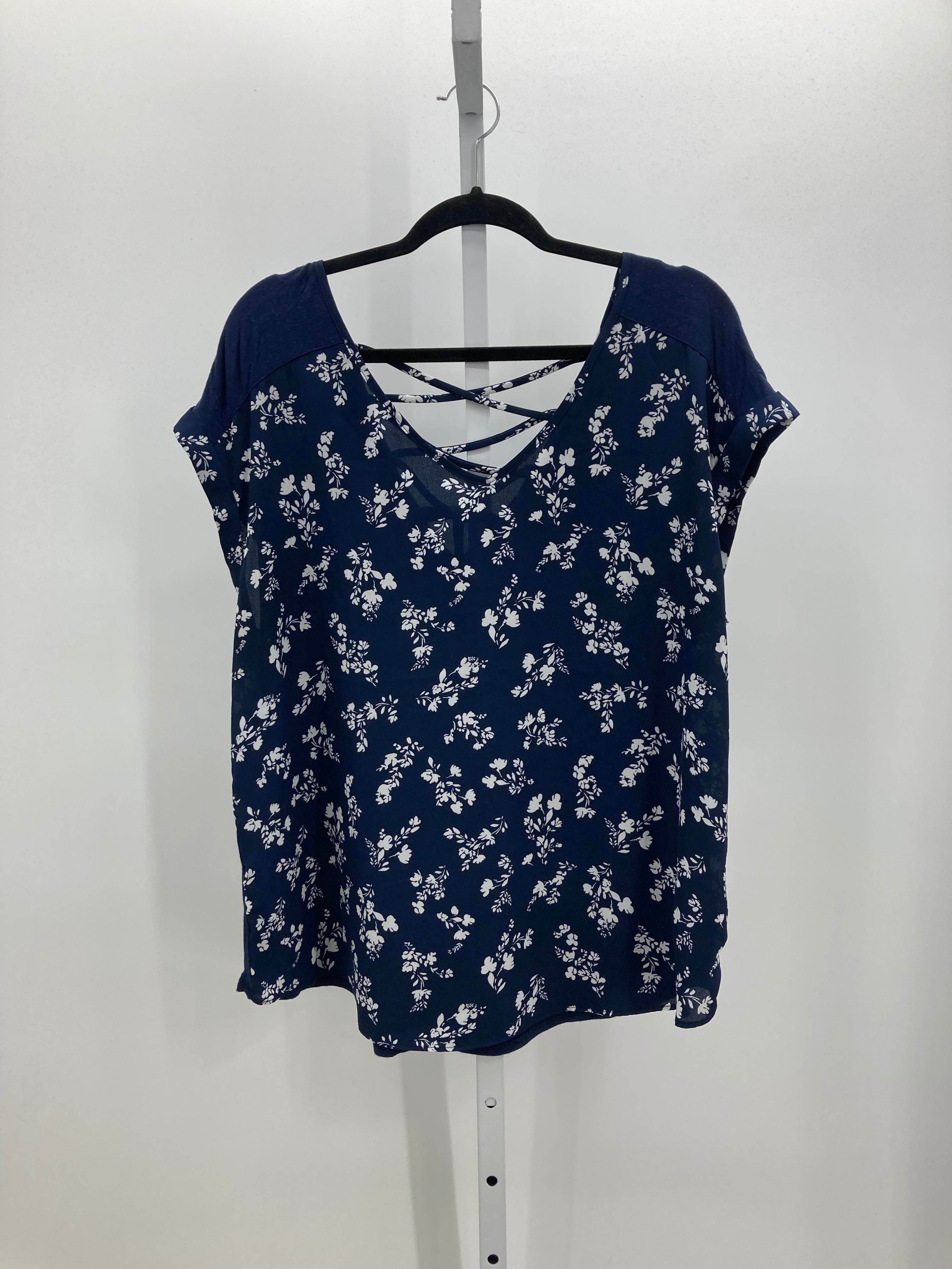 Size Extra Large Misses Short Sleeve Shirt