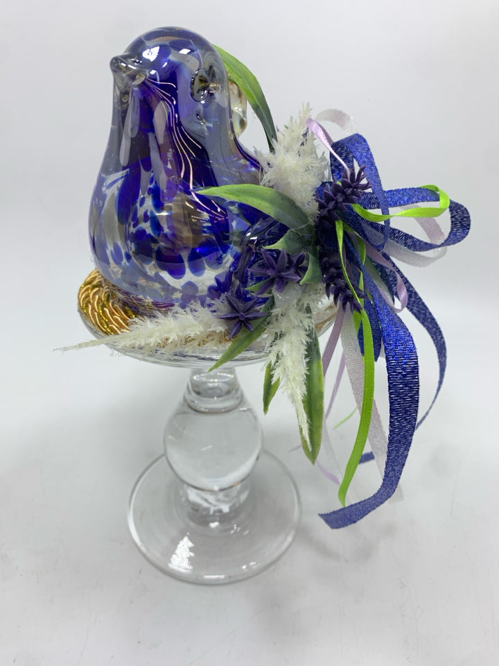 BLUE & GOLD GLASS BIRD ON PEDESTAL.