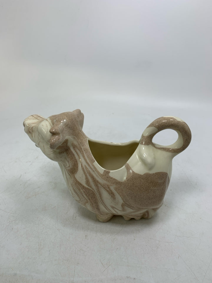 VTG ST HELENS ASHWARE COW SHAPED CREAMER TAN/CREAM.