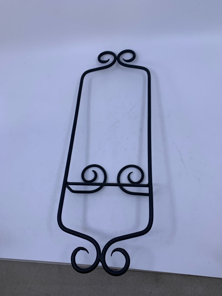 SCROLL SINGLE PLATE RACK.