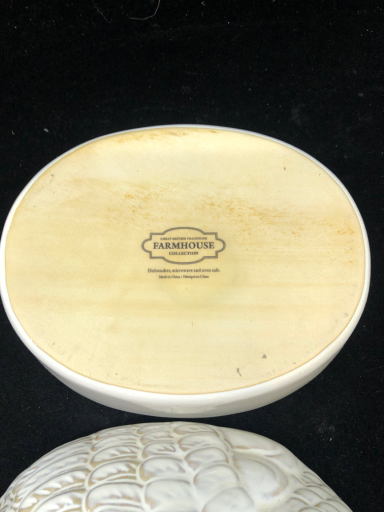 2 PC WHITE CERAMIC HEN ON NEST BOWL.