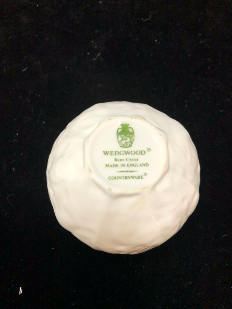 SM WHITE WEDGWOOD COUNTRYWARE CONDIMENT BOWL.
