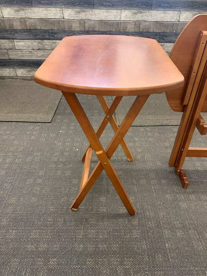 2 FOLDING WOOD TV TRAYS W/STAND.