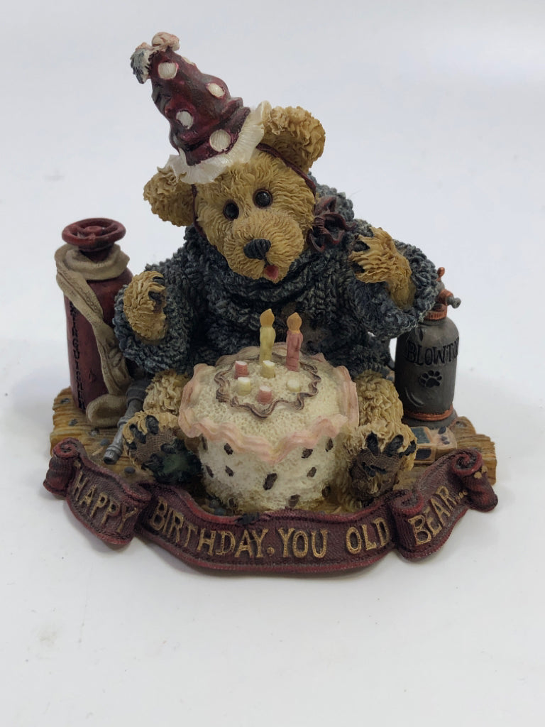 HAPPY BIRTHDAY OLD BEAR BOYDS FIGURINE THE BEARSTONE COLLECTION.