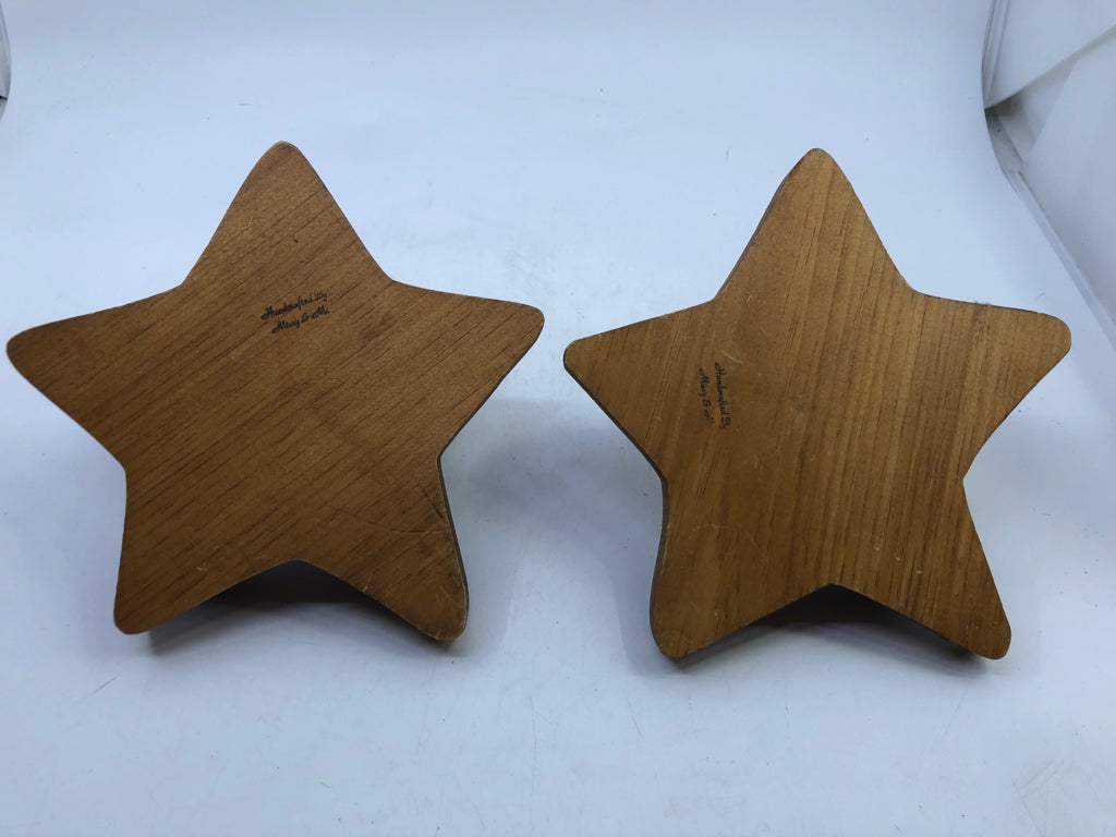 2 GOLD/GREEN STAR TAPER CANDLE HOLDERS.