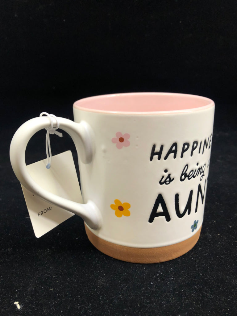 HAPPINESS IS BEING AN AUNT MUG.