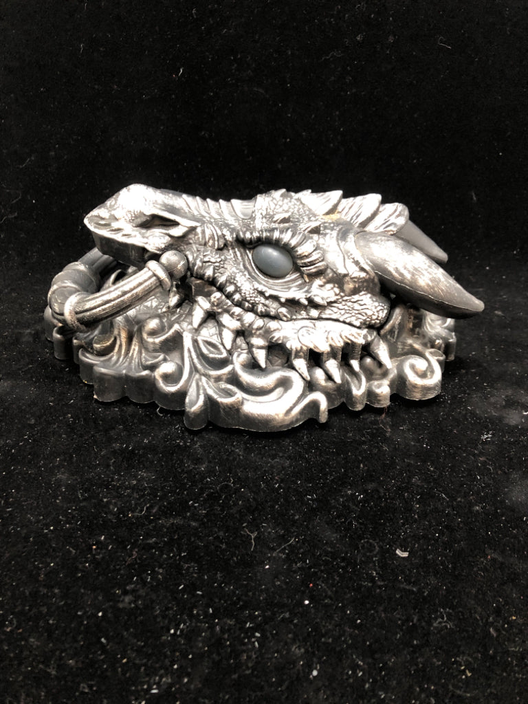 TALKING DRAGON HEAD DOOR KNOCKER W/LIGHT UP EYES.