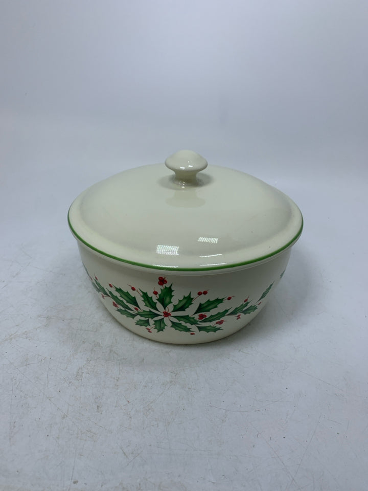 LENOX HOLIDAY COVERED CASSEROLE DISH.