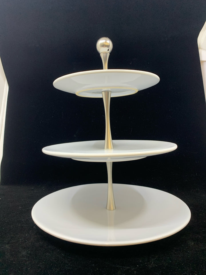 PAMPERED CHEF ADJUSTABLE 3 TIERED TOWER.