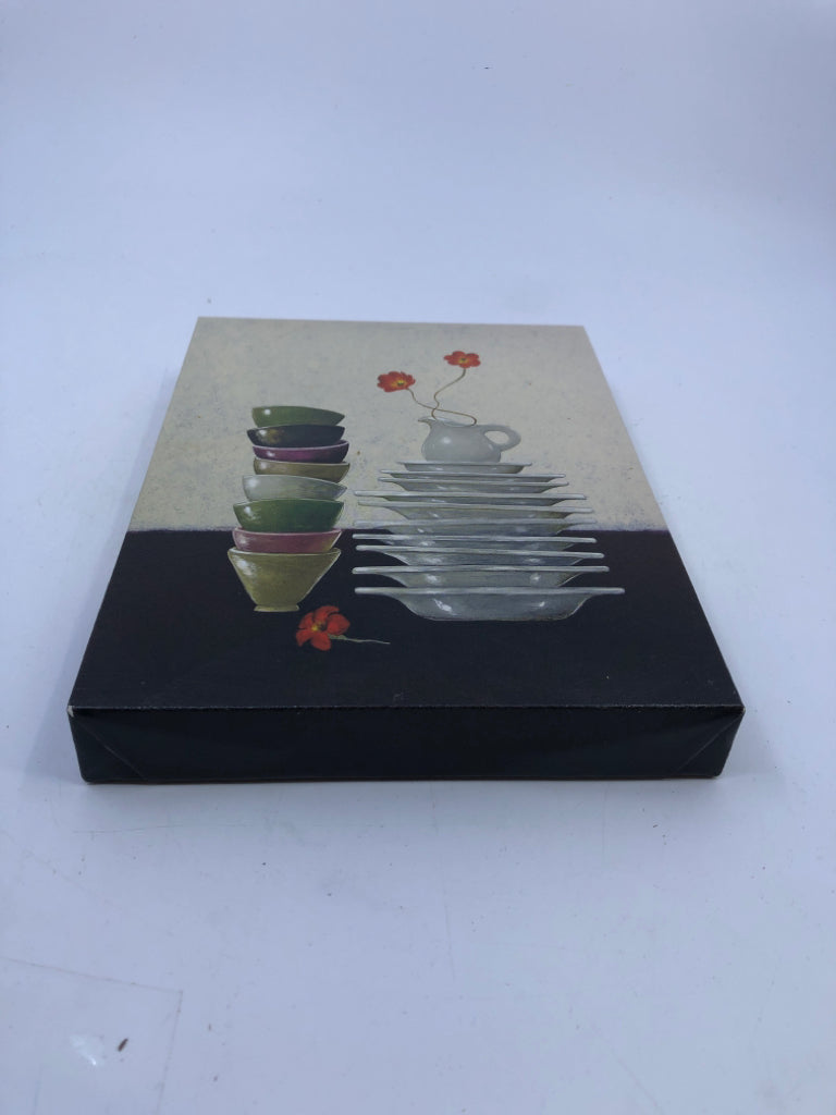 2 MINI CANVAS, DISHES AND FLOWERS.