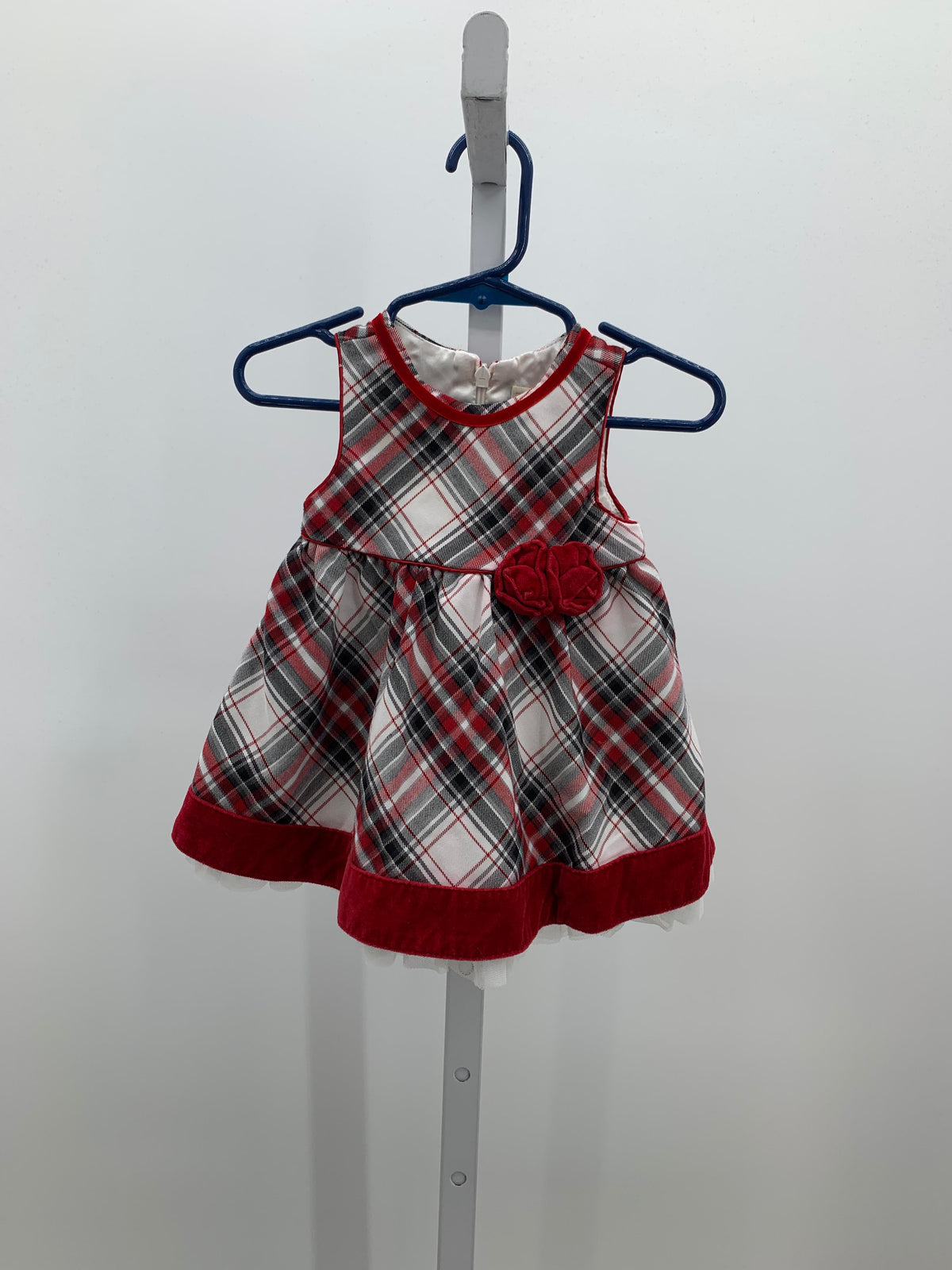 Children's Place Size 0-3 months Girls Sleeveless Dress