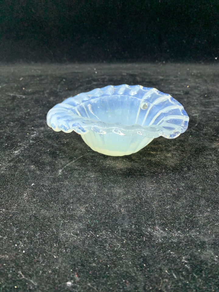 VTG WHITE GLASS NUT BOWL W WAVY EDGE.