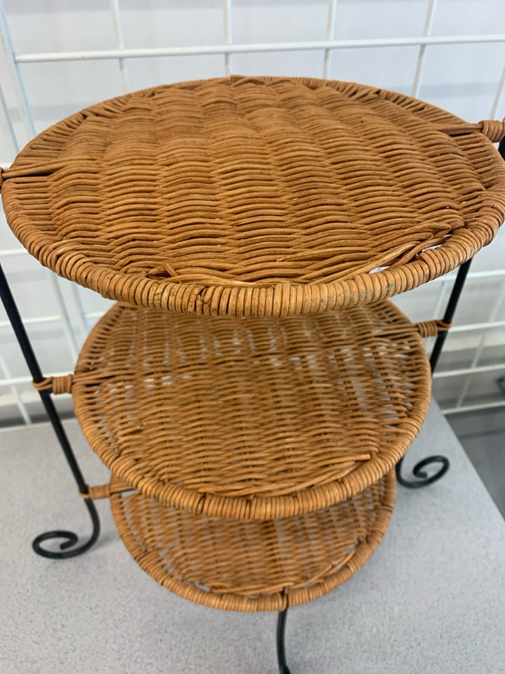 3-TIER WOVEN PLATE SERVER.