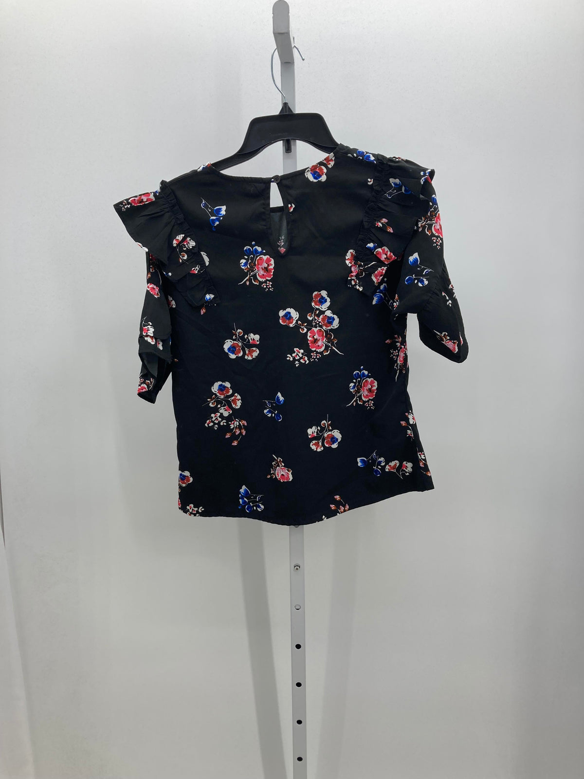 Size Medium Misses Short Sleeve Shirt