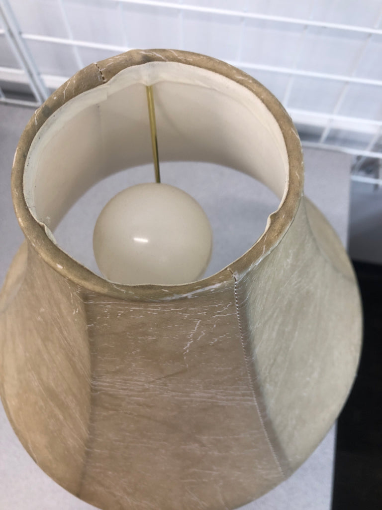 SM BRASS LAMP W/FAUX LEATHER SHADE.